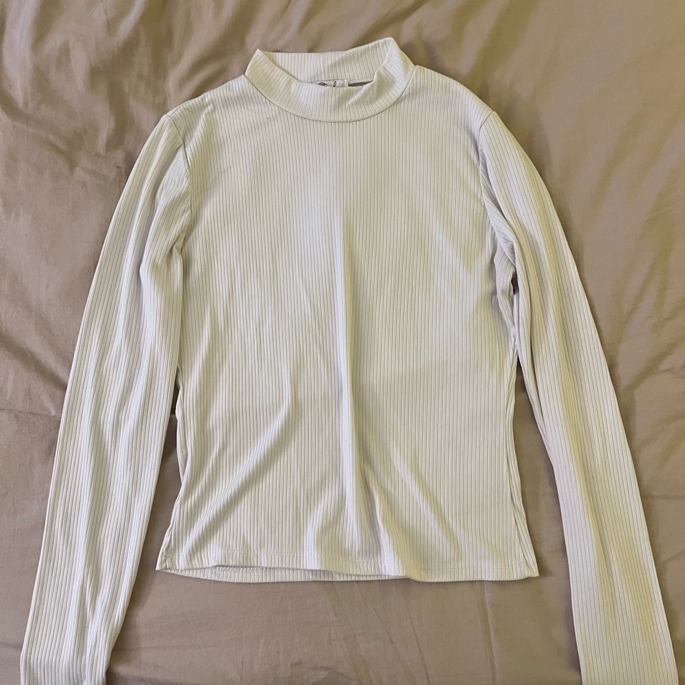 Elegant White Ribbed Long Sleeve Top
